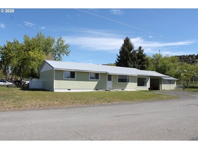 224 Williams St, Prairie City, OR 97869 - photo 2
