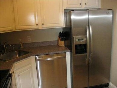 86 E Howard St unit 305, Quincy, MA 02169 - photo 2