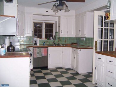 119 Spook Ln, Reading, PA 19606 - photo 7