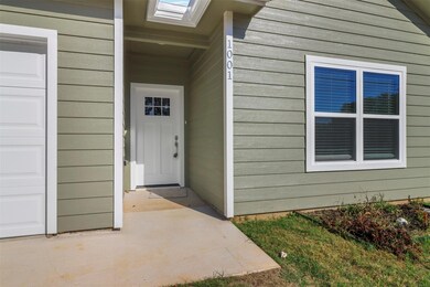 1001 Dubois St, Denison, TX 75020 - photo 2