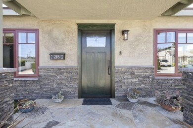 4-web-or-mls-Upmarketmedia_215Cor-12