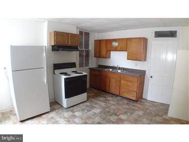 661 Main St unit 2, Slatington, PA 18080 - photo 4