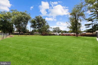 606 Murray Cir, Warminster, PA 18974 - photo 6