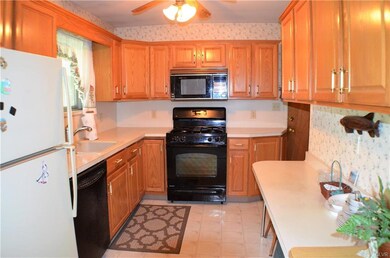 Kitchen has counter seating