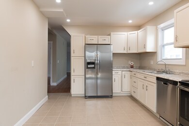 206 Marsden St, Springfield, MA 01109 - photo 7