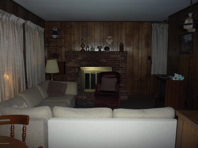 6322 Ventnor Dr, Tobyhanna, PA 18466 - photo 2