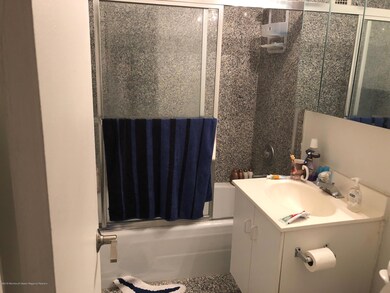 Bath with tub/shower