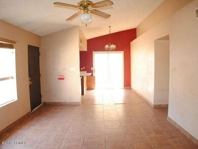 FHA Case 023-274878 - Great Room (3)
