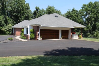 5 Red Owl Garage