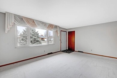 5666 Lindenwood Rd, Columbus, OH 43229 - photo 3