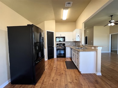 407 Laney St, Brenham, TX 77833 - photo 2