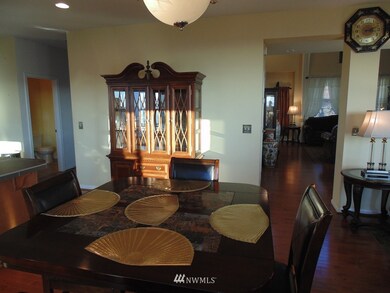 Kitchen Eating Space with Lots of Room.