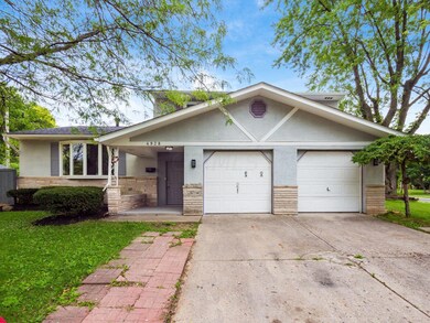 4938 Almont Dr, Columbus, OH 43229 - photo 3