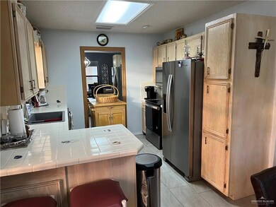 925 Katrin Dr, Alamo, TX 78516 - photo 3