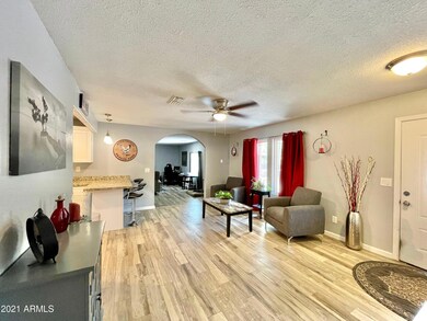 1705 n mclane living4