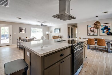 708 Sunset St, Fredericksburg, TX 78624 - photo 6