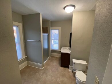 1735 C Ave NE, Cedar Rapids, IA 52402 - photo 3