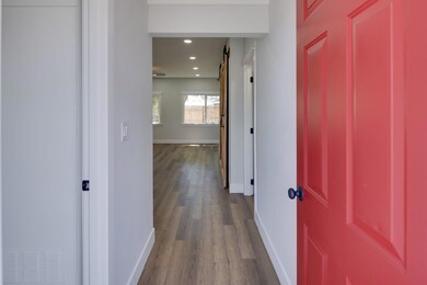 7-web-or-mls-3160 SW Volcano Ave-7