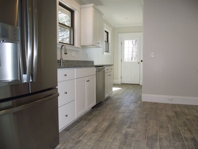 392 Middle Rd, Portsmouth, NH 03801 - photo 3