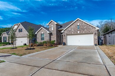 1684 Maggie Trail Dr, Alvin, TX 77511 - photo 3