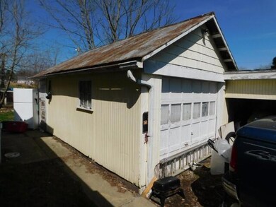 959 Adams Ave, Logan, OH 43138 - photo 3