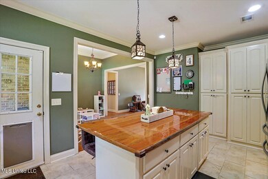 09-112 Meadow Park Dr