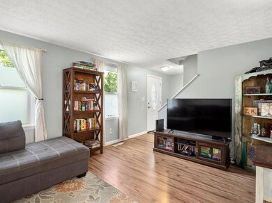 6707 Skywae Dr, Columbus, OH 43229 - photo 5