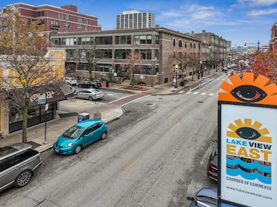 559 W Aldine Ave unit 2, Chicago, IL 60657 - photo 2