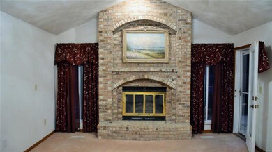 314 Louise Dr, Collinsville, IL 62234 - photo 3