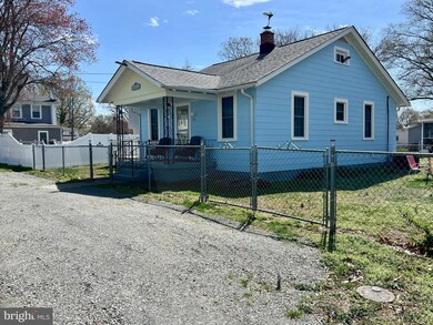 312 Vernon St, Colonial Beach, VA 22443 - photo 2