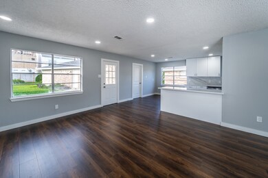 130 E Thornton Rd, Houston, TX 77022 - photo 7