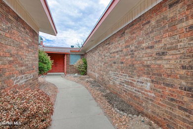 1609 Lomaland Dr, El Paso, TX 79935 - photo 4