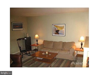 27 Donovan Ct, North Wales, PA 19454 - photo 2