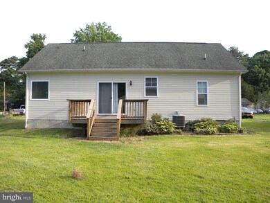 270 Monroe Dr, Colonial Beach, VA 22443 - photo 4