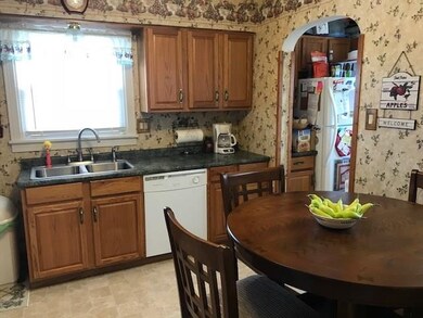 PLENTY OF CABINETRY & COUNTER SPACE IN THIS KITCHE