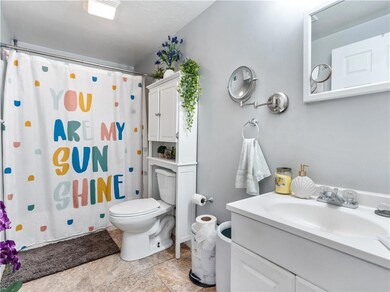 812 Social St, Woonsocket, RI 02895 - photo 5