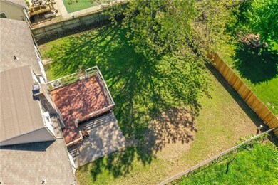 813 NW 18th St, Blue Springs, MO 64015 - photo 2