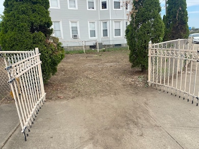 520 Seaview Ave, Bridgeport, CT 06607 - photo 5