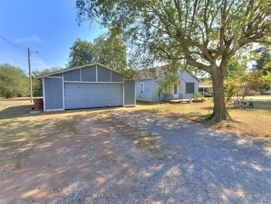 1724 N Dobbs Rd, Harrah, OK 73045 - photo 7