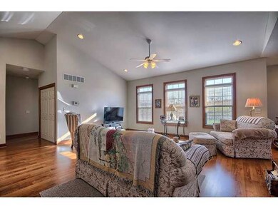 20 Claire Ct unit 20, Circleville, OH 43113 - photo 5