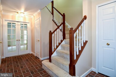 6813 Mclean Province Cir, Falls Church, VA 22043 - photo 5