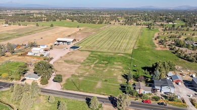 5755 SW Obsidian Ave, Redmond, OR 97756 - photo 2