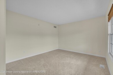 7620 Barsfield Ln, Grand Ledge, MI 48837 - photo 7