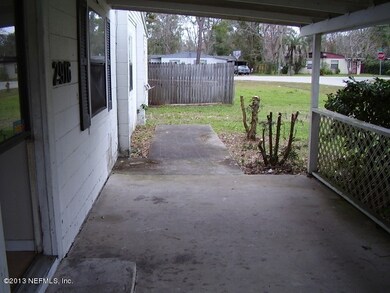 2916 Brackridge Blvd W, Jacksonville, FL 32216 - photo 2