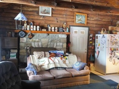 2228 Mountain Rd, Slatington, PA 18080 - photo 6