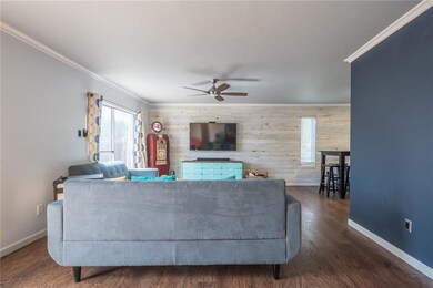 Look at that focal wall of pine!