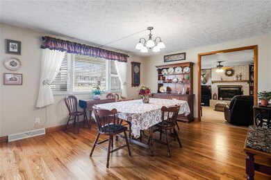 3450 Marilyn St, Columbus, IN 47203 - photo 7