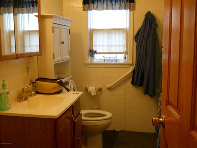 907 Highland Rd, Dalton, PA 18414 - photo 6