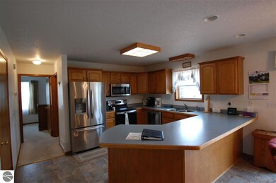 736 Harlin Ct, West Branch, MI 48661 - photo 5