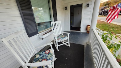 170 Myrtle St, Claremont, NH 03743 - photo 4